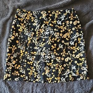 Eyeshadow Floral Mini Skirt Size 3 Juniors Black Yellow Pencil Skirt NWOT